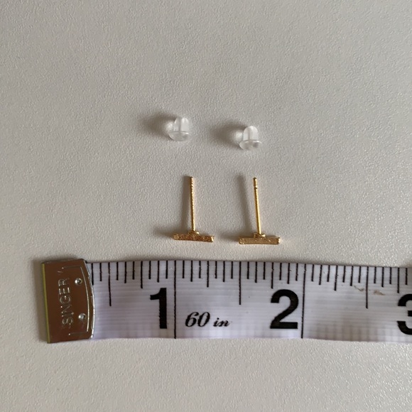 ‼️FINAL PRICE‼️Gold Tone Rectangle Earrings - Picture 3 of 3